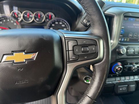 Used 2021 Chevrolet Silverado 1500 LT w/ Z71 Off-Road Package AWD/4WD image 16