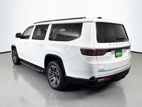 Used 2024 Jeep Wagoneer L Series II RWD image 7