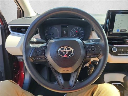 Used 2025 Toyota Corolla LE image 16