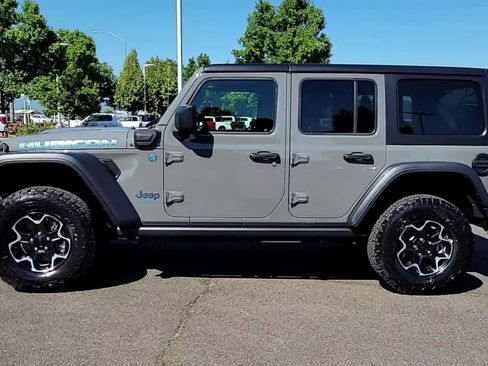 Used 2023 Jeep Wrangler Unlimited Rubicon 4xe w/ Cold Weather Group AWD/4WD image 5