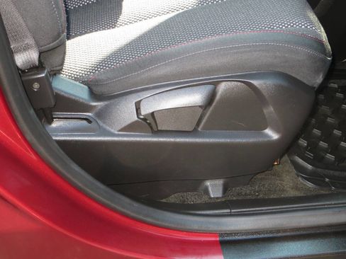 Used 2017 Chevrolet Equinox LT w/ Convenience Package image 35