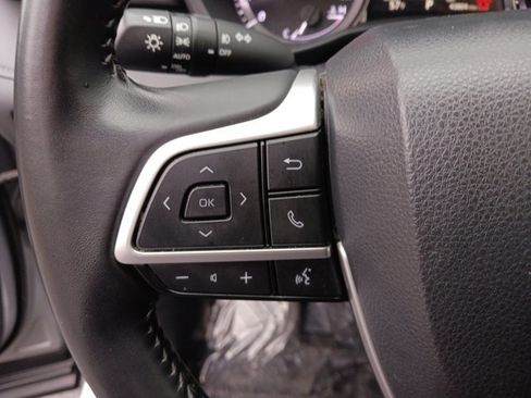 Used 2024 Toyota Highlander LE image 16