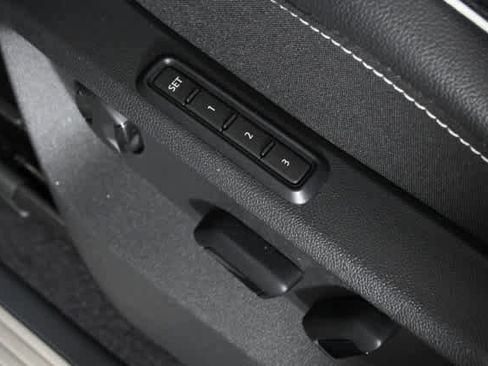 Used 2024 Volkswagen Atlas Cross Sport SEL Premium R-Line AWD/4WD image 22