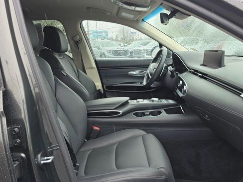 Used 2025 Genesis GV70 2.5T AWD/4WD image 10