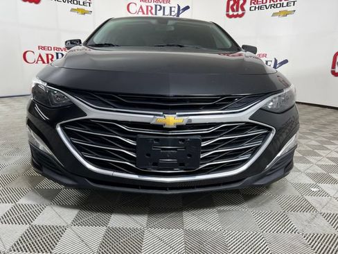 Used 2020 Chevrolet Malibu LS FWD image 2