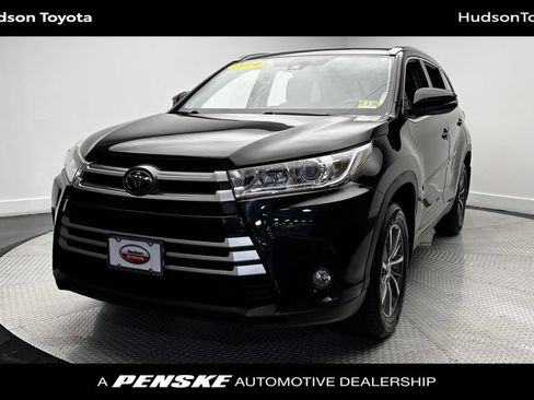 Used 2019 Toyota Highlander XLE w/ Protection Package #3 AWD/4WD image 1