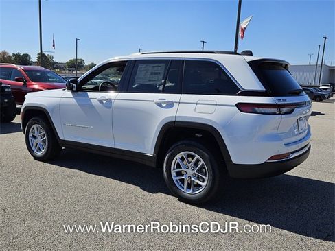 New 2025 Jeep Grand Cherokee Laredo X image 9