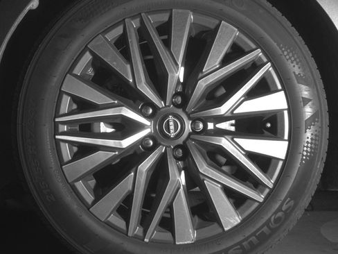 Used 2025 Nissan Altima 2.5 SV FWD image 12