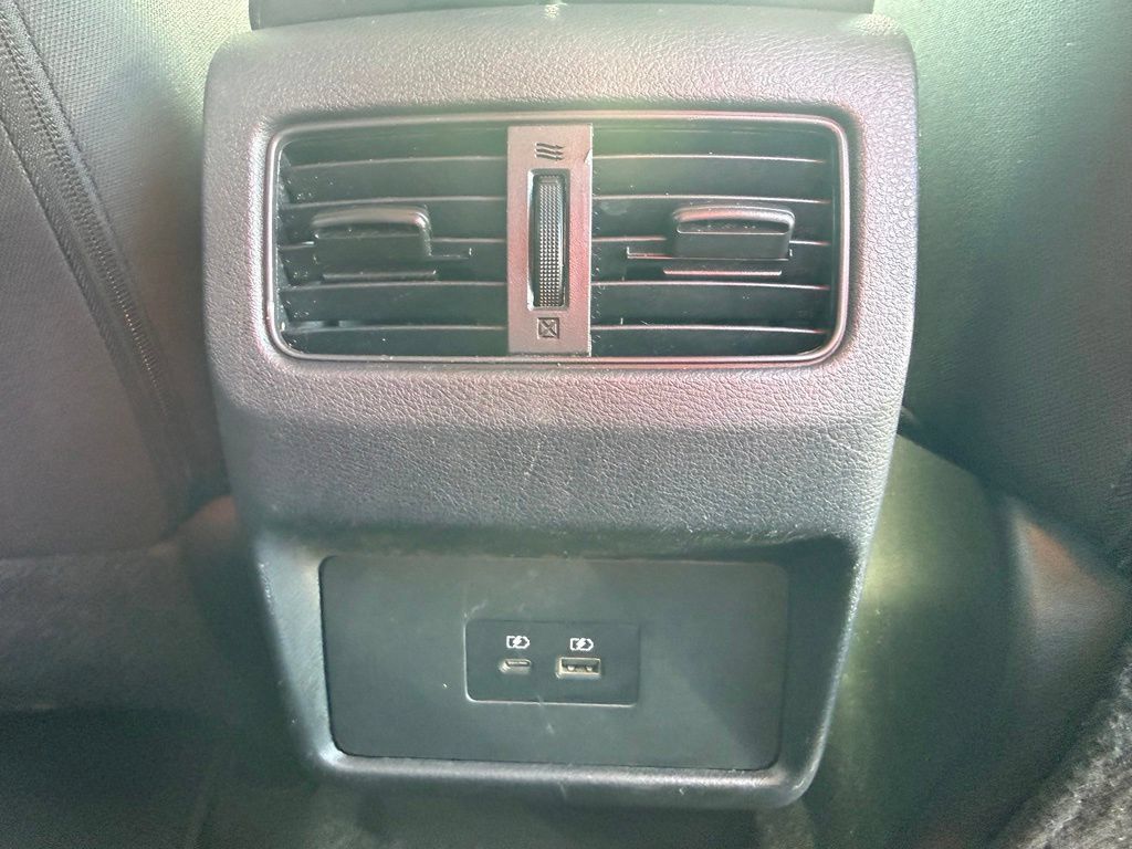 Used 2023 Nissan Rogue SV AWD/4WD image 16