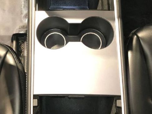 Used 2023 Tesla Model Y Long Range image 37