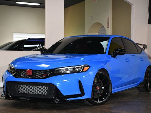 Used 2024 Honda Civic Type R image 4