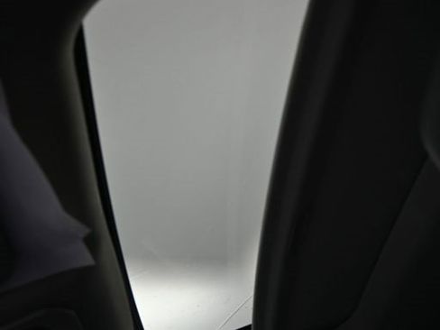 Certified 2023 Toyota Highlander XLE image 18