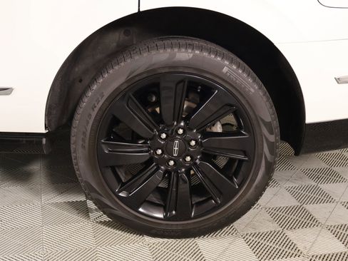 Certified 2023 Lincoln Navigator Reserve AWD/4WD image 21