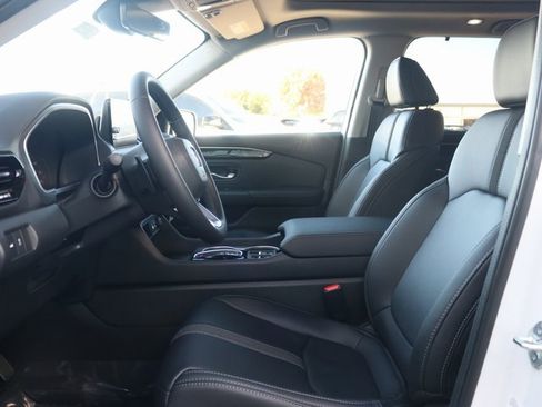 New 2025 Honda Pilot Touring image 6