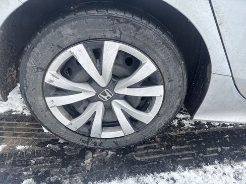 Used 2022 Honda Civic LX image 9