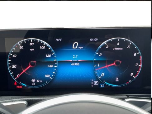 Used 2022 Mercedes-Benz GLB 250 4MATIC w/ Premium Package Lite image 37