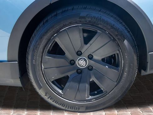 Used 2022 Porsche Taycan 4 Cross Turismo image 40