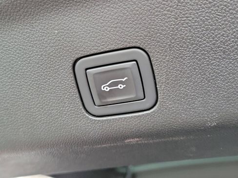 Used 2021 GMC Yukon Denali image 9