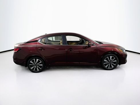 Used 2024 Nissan Sentra SV w/ SV Premium Package FWD image 4
