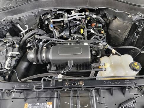 Used 2023 Ford Explorer XLT w/ Equipment Group 202A AWD/4WD image 36