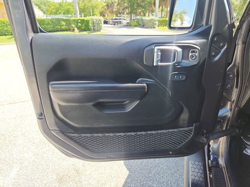 Used 2021 Jeep Wrangler Unlimited Sport w/ LED Headlamp & Fog Lamp Group AWD/4WD image 17