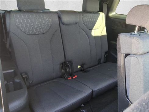 Used 2021 Hyundai Palisade SE FWD image 18