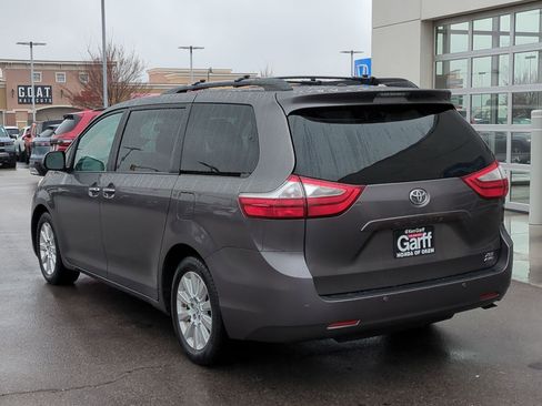 Used 2015 Toyota Sienna Limited image 8