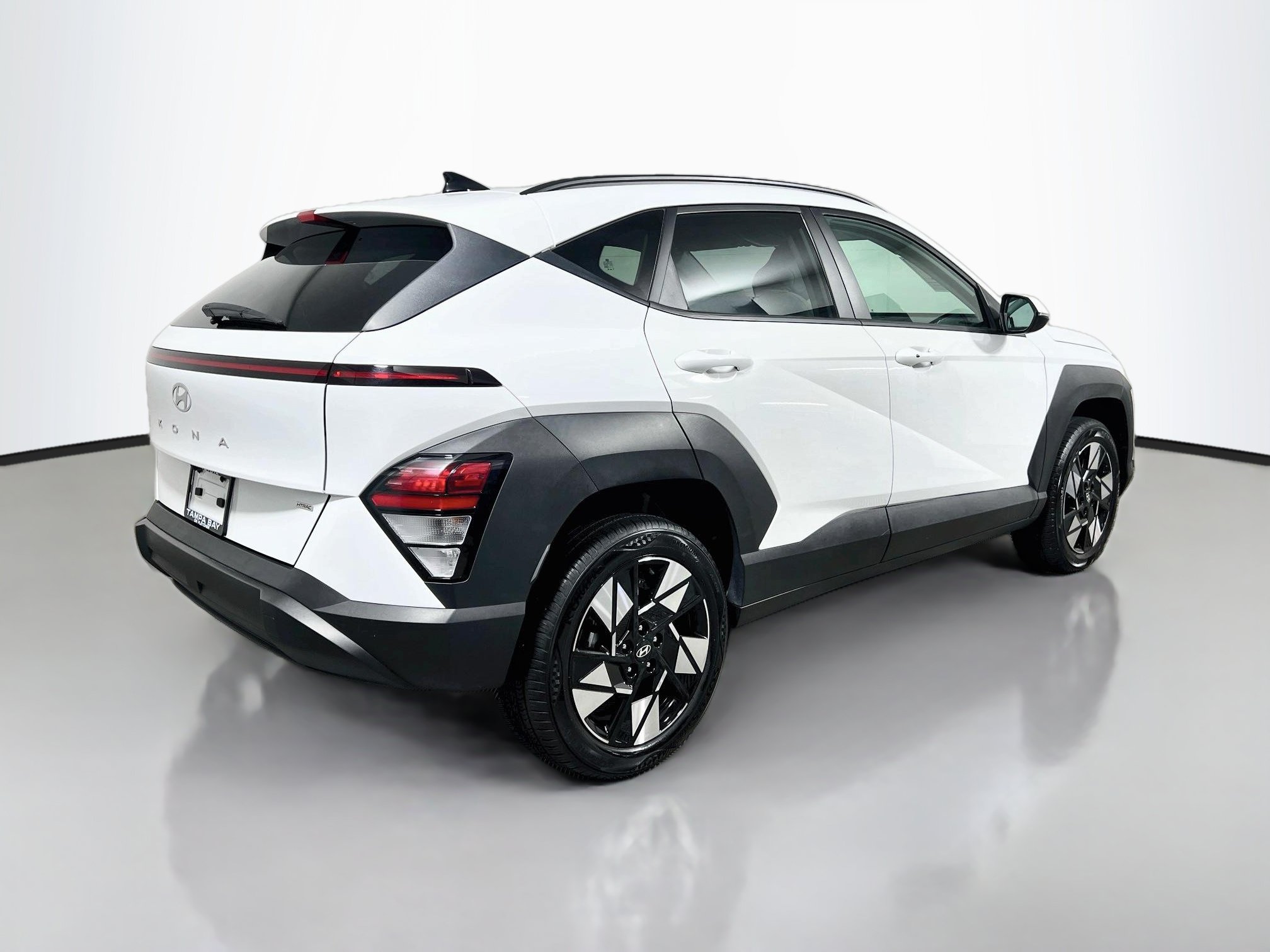 Used 2025 Hyundai Kona SEL AWD/4WD image 4