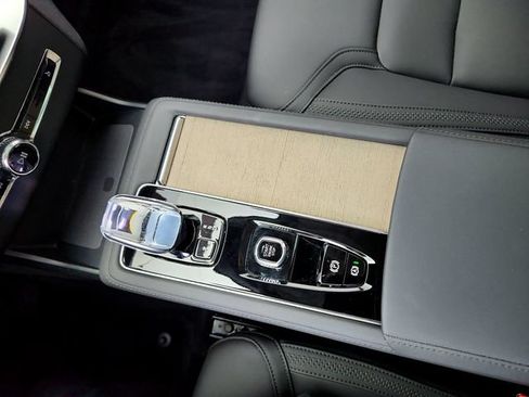 Certified 2026 Volvo XC90 B6 Plus AWD/4WD image 26