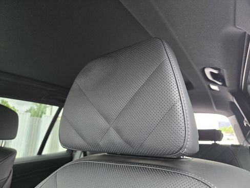 Used 2025 BMW X5 xDrive40i w/ M Sport Package AWD/4WD image 16