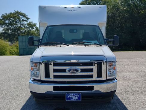 New 2025 Ford E-450 and Econoline 450 Super Duty w/ Power Equipment Group image 7