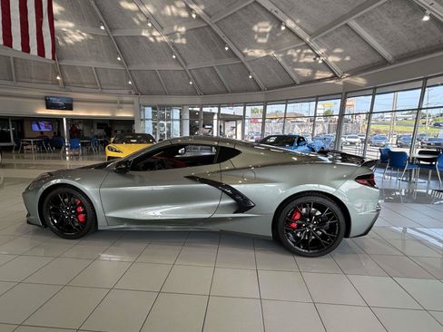 Used 2023 Chevrolet Corvette Stingray Preferred Cpe w/ Z51 Performance Package RWD image 4