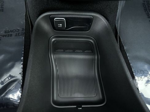 New 2026 Chrysler Pacifica Select w/ S Appearance Package image 33