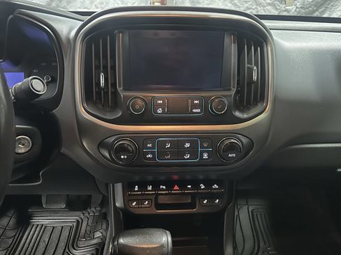 Used 2021 Chevrolet Colorado Z71 w/ Z71 Midnight Edition image 12