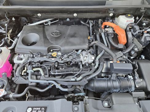 Certified 2022 Toyota RAV4 XLE Premium AWD/4WD image 24