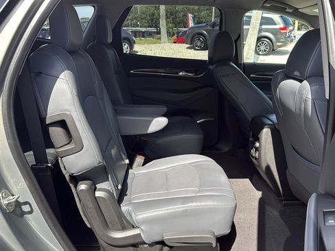 Used 2018 Buick Enclave Premium FWD image 16