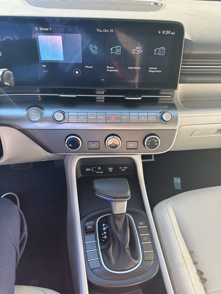 Used 2025 Hyundai Kona SE FWD image 2