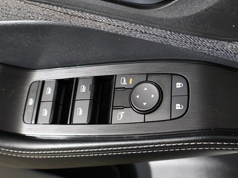 Used 2023 Nissan Rogue SV image 32