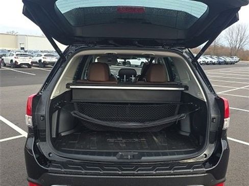 Used 2023 Subaru Forester Touring image 6