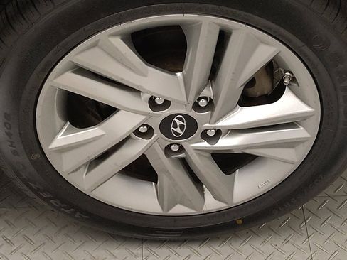 Used 2020 Hyundai Elantra SEL image 31