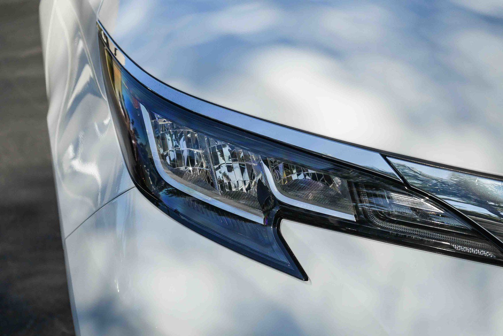 Used 2023 Toyota Sienna LE w/ LE Plus Package FWD image 8