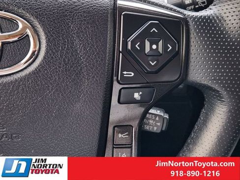 Used 2024 Toyota 4Runner TRD Off-Road Premium w/ Moonroof Package AWD/4WD image 29