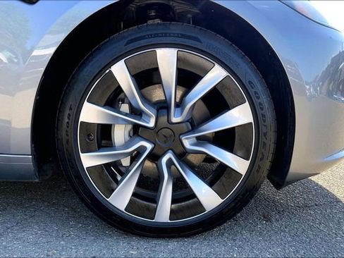 Used 2025 Tesla Model 3 Long Range RWD image 8