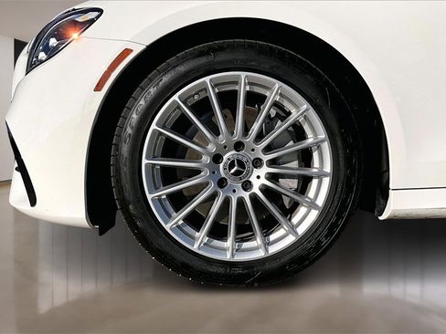 Used 2022 Mercedes-Benz E 350 Sedan image 32
