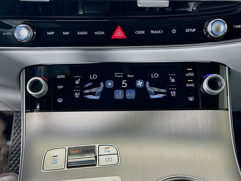 New 2026 Genesis GV70 2.5T Advanced image 14