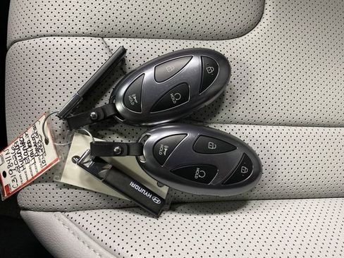 New 2026 Hyundai Elantra Limited image 28