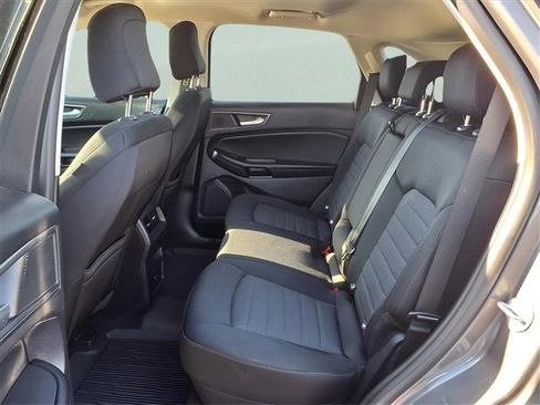 Used 2022 Ford Edge SE w/ Black Appearance Package image 12