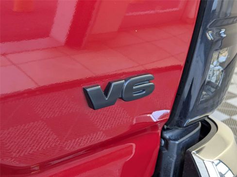 Used 2019 Toyota Tacoma SR5 image 9