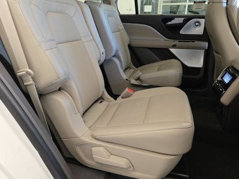 Used 2023 Lincoln Aviator Reserve w/ Equipment Group 201A AWD/4WD image 8