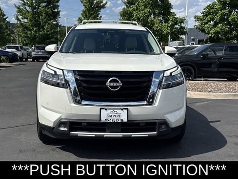 Used 2022 Nissan Pathfinder SL AWD/4WD image 8